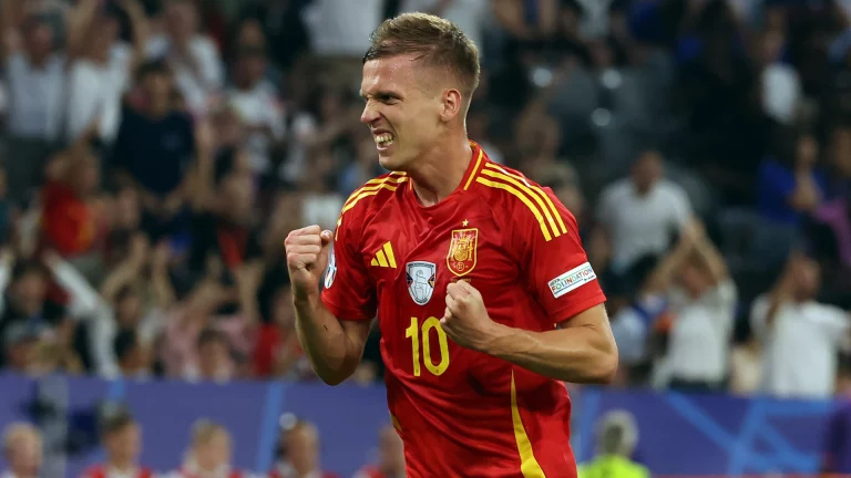 dani-olmo-spain-reacts-lamine-915875407