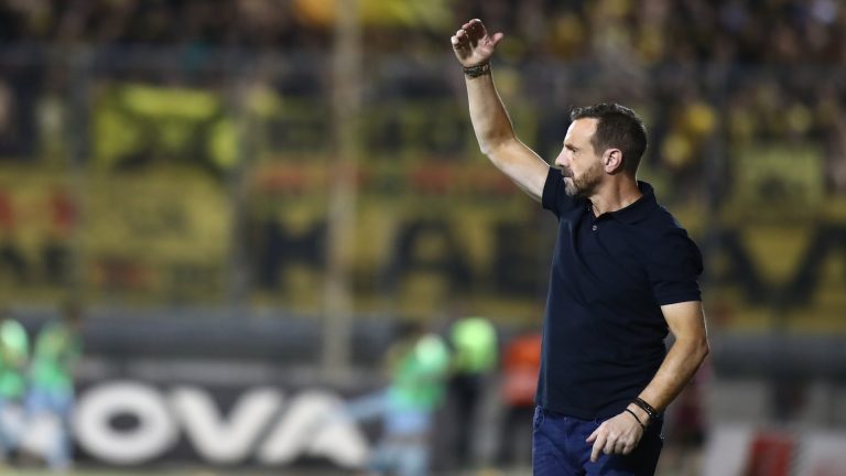 [371432] SUPERLEAGUE 2024-2025 / ΠΑΝΣΕΡΡΑΙΚΟΣ - ΑΡΗΣ (ΒΑΣΙΛΗΣ ΒΕΡΒΕΡΙΔΗΣ / ΜΟΤΙΟΝ ΤΕΑΜ)