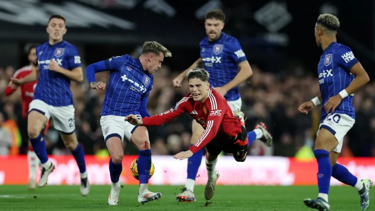 2024-11-24T170047Z_463821590_UP1EKBO1B99J5_RTRMADP_3_SOCCER-ENGLAND-IPS-MUN-REPORT-1732467791