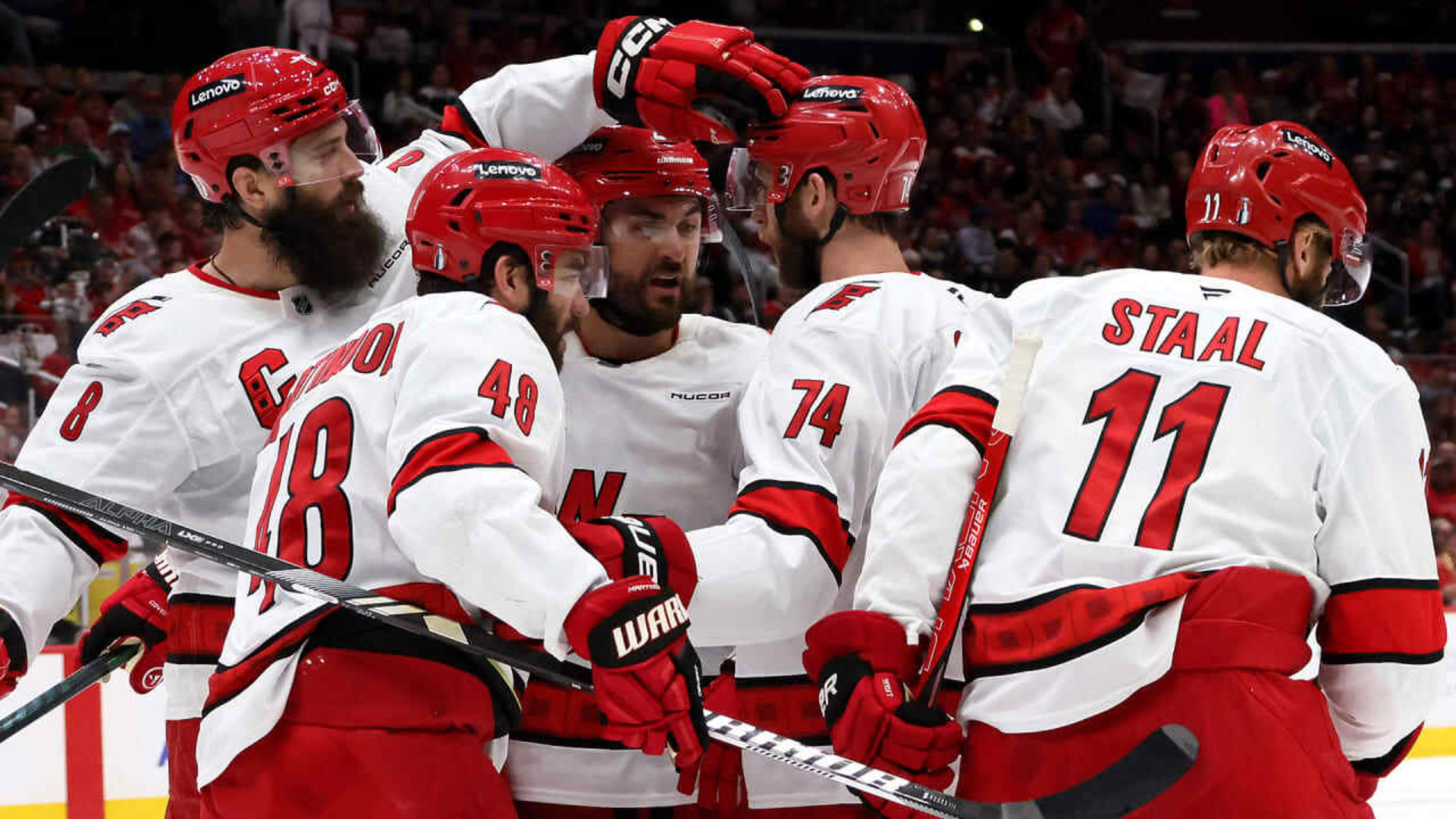 Πρόκριση των Χάρικεϊνς στα Conference Finals, shutout οι Σταρς