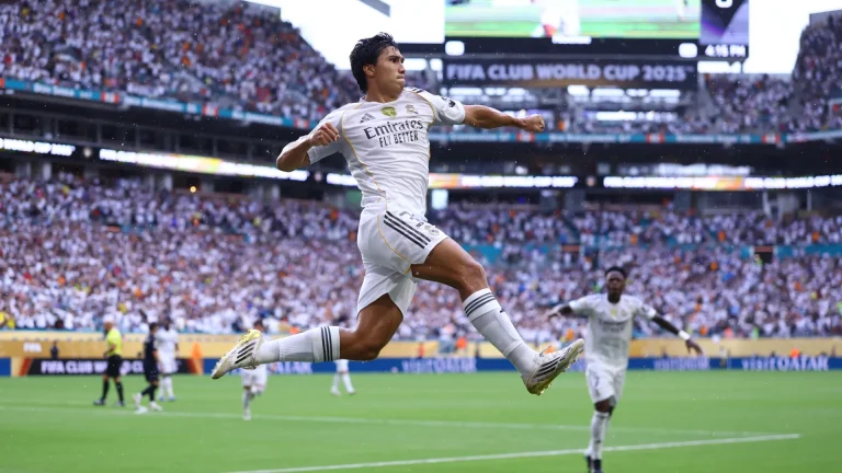 2025-07-01T201933Z_376244186_UP1EL711KGJJF_RTRMADP_3_SOCCER-CLUB-RMA-JUV-1751401526