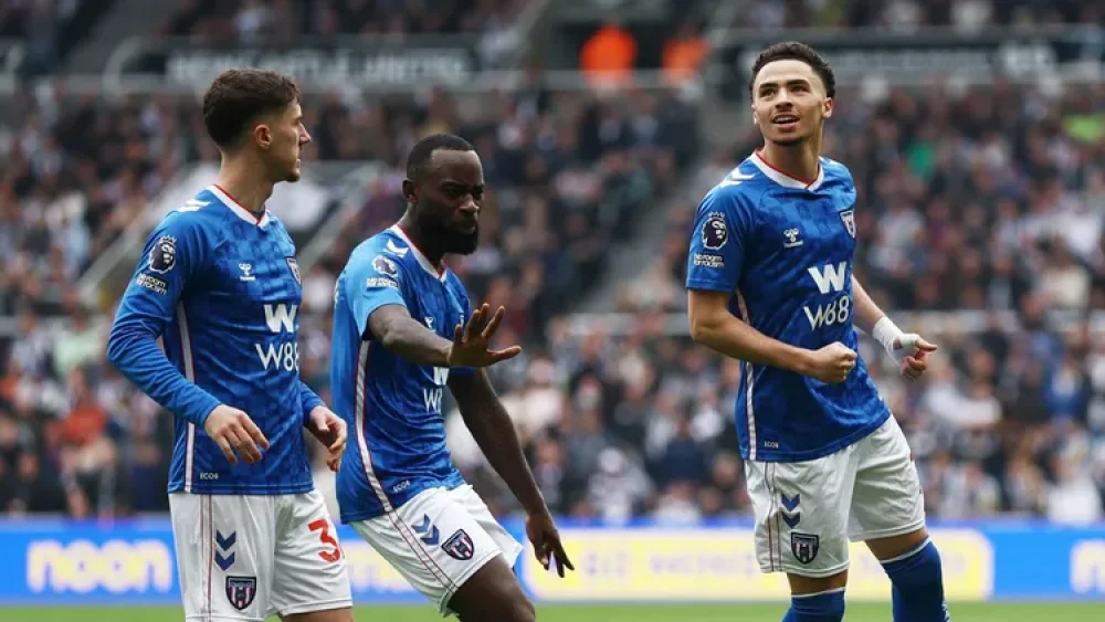 2026-03-22T131744Z_1923483479_UP1EM3M10XIBJ_RTRMADP_3_SOCCER-ENGLAND-NEW-SUN