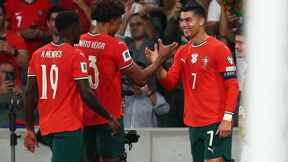2025-10-14T200217Z_337958655_UP1ELAE1JNS7J_RTRMADP_3_SOCCER-WORLDCUP-POR-HUN-REPORT