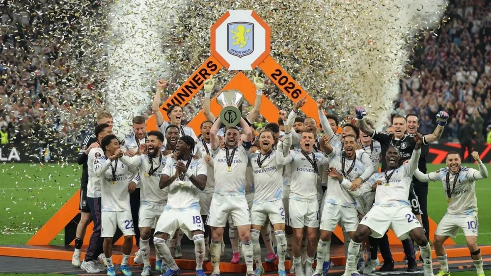 astonvilla-trophy-1200x800